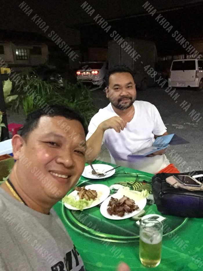 nhổ răng bao lâu mới trồng răng sứ được