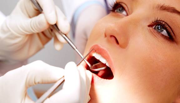 trồng răng cấm có đau không trồng răng cấm có đau không