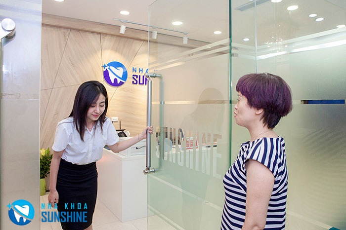 trồng răng cho người già
