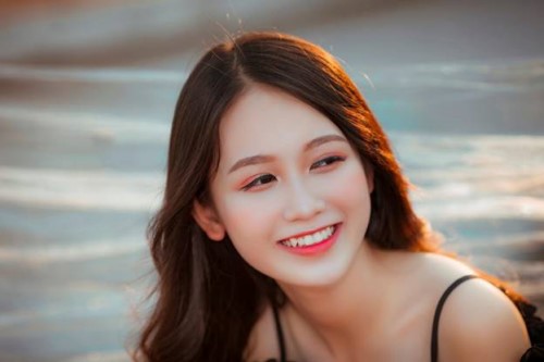 trồng răng khểnh hết bao nhiêu tiền