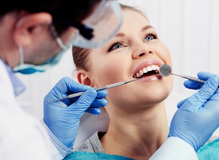 trồng răng Implant cho người già