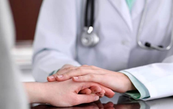 Cách làm trắng răng tại nhà bằng oxy già